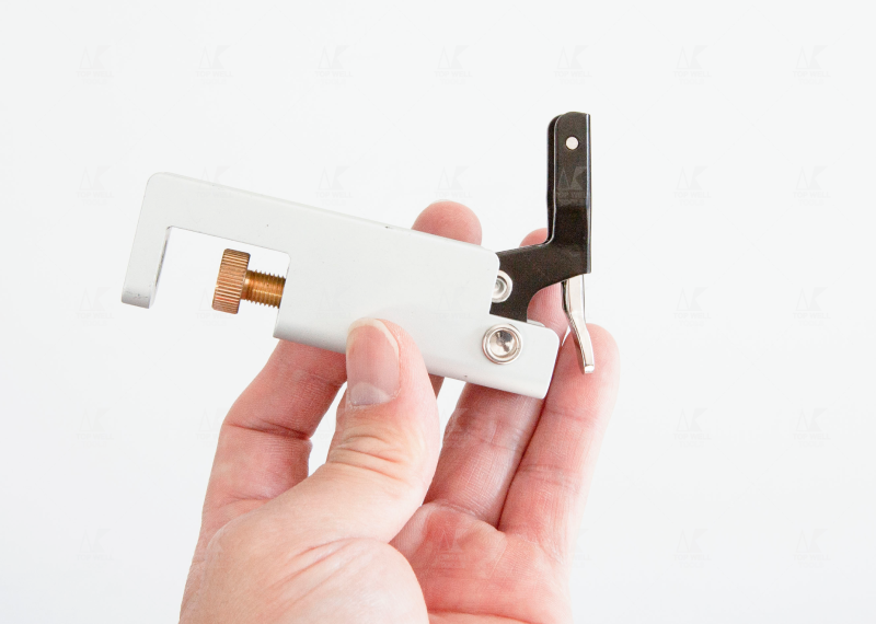 micro grip pliers grip-on application